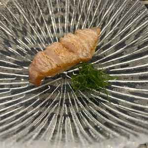 本日特別にということで、お寿司もいただきました。目の前で炙ってくださり、特別感がありました。