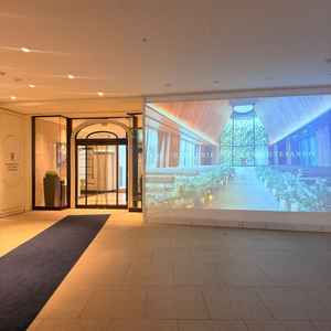 入口から自分たちのムービーを流せるという事で、参列前からワクワクする様な仕掛けがありました。