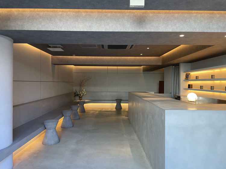 ゲストの控え室。めちゃくちゃ雰囲気が良い。会場は貸切なので、ここに飾り付けも可能。