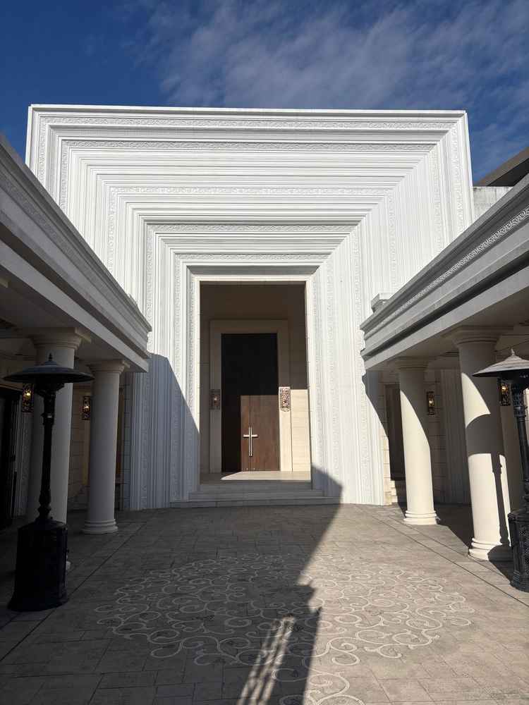 チャペルの外観がすごく素敵です。まるで異国に来たかのような雰囲気があります。