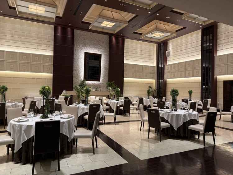 一棟貸切の披露宴会場。空間を贅沢に使った広々とした会場はとても魅力的でした。