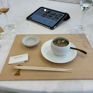 鯛の茶漬けも非常に美味しく、ペアリングのお茶も素晴らしかった。