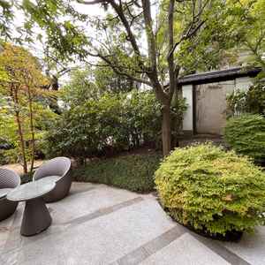 Bamboo courtのガーデンの写真。自然の中で披露宴までの時間をゆったり過ごすことができます。