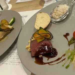 お箸で頂く料理