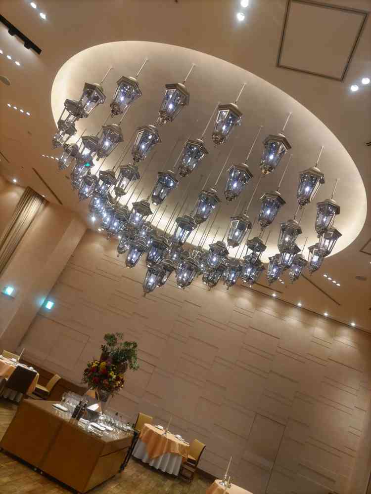 天井のシャンデリアが魅力でした