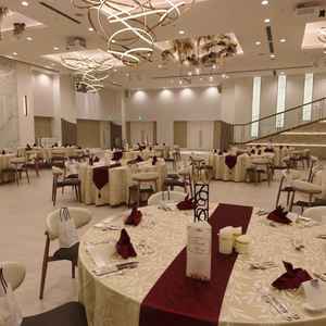 リニューアルしたばかりの披露宴会場。ラグジュアリーですが、大人な雰囲気でこちらも素敵でした。