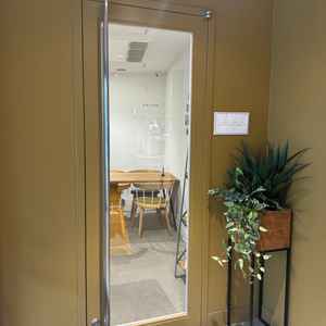 打ち合わせを実施するサロンです。とても綺麗でした。これからリニューアルされるとのことでした。