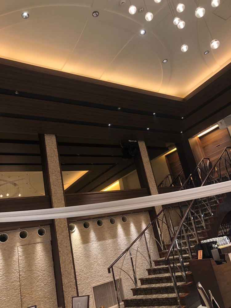 2階から入場する演出ができるのはいい点でした。