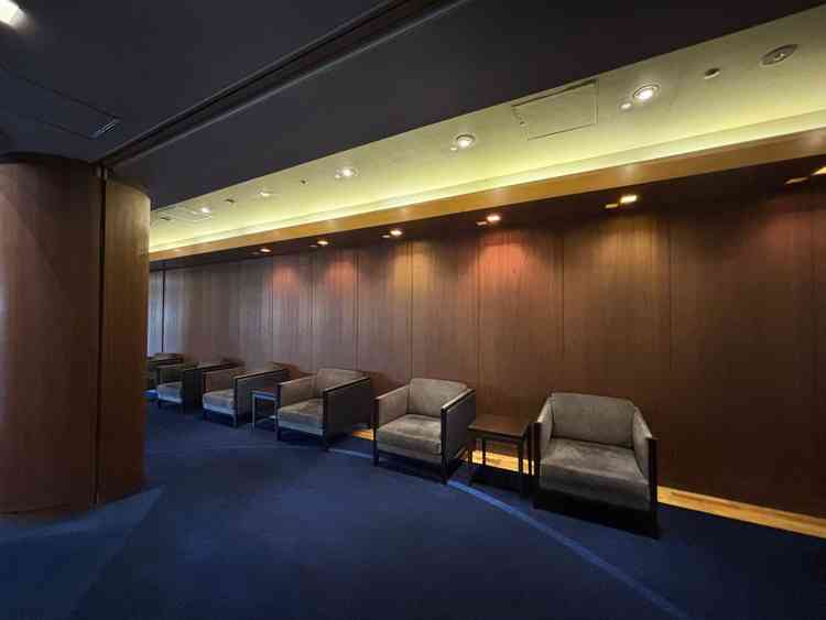 待合スペースは各所に充実しています。