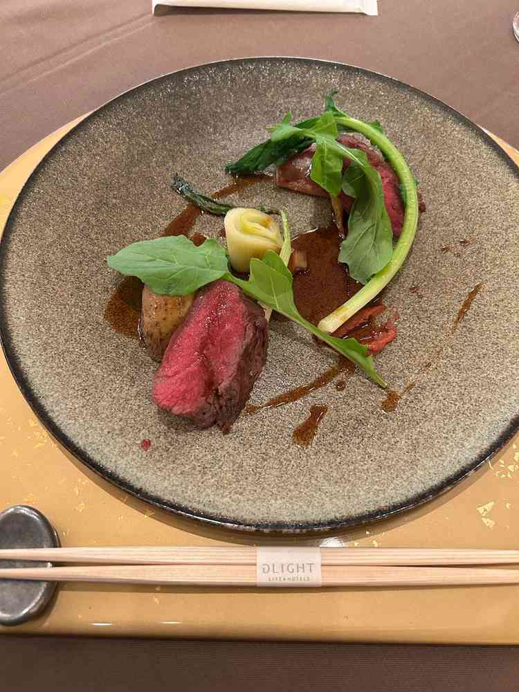 試食会のメイン料理です。お肉と野菜両方とも美味しく、奈良伝統のタレも付いていました。