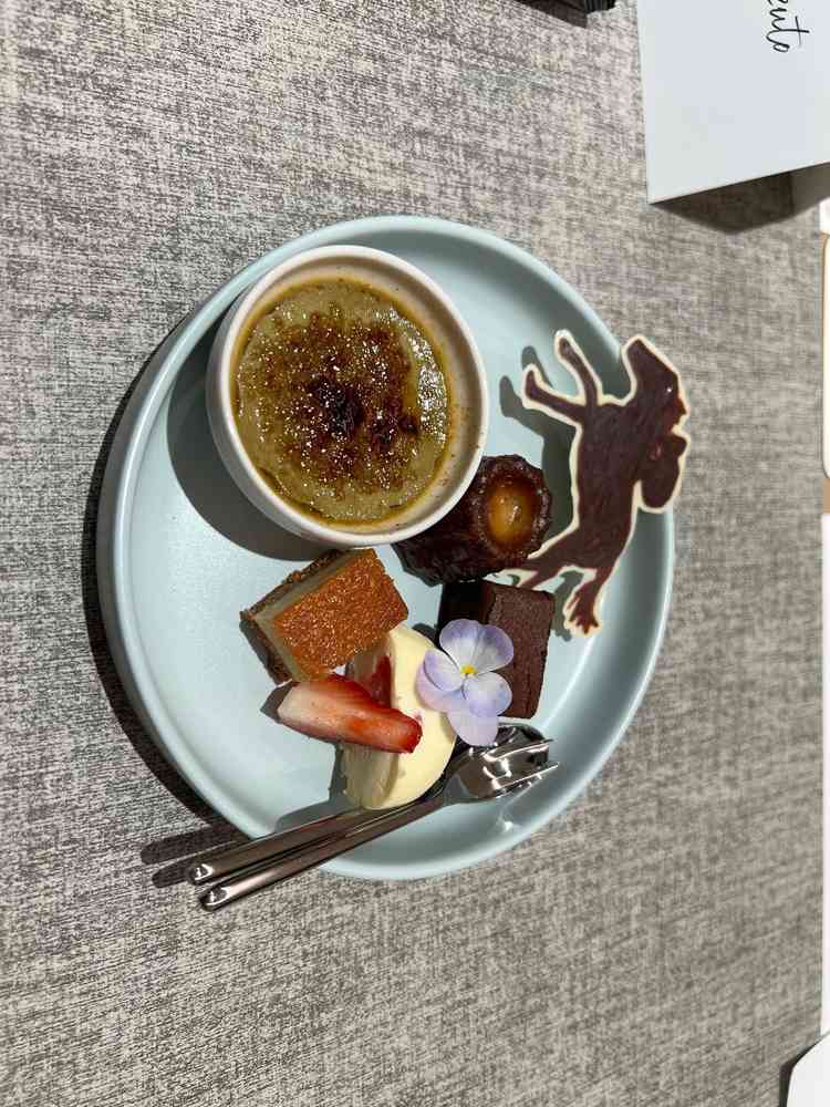 試食のデザート