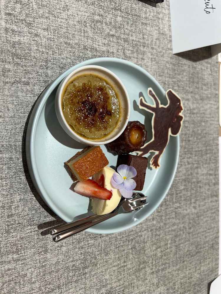 試食のデザート