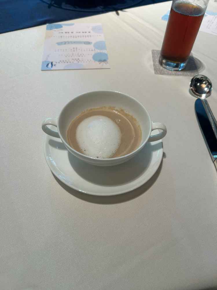 試食会のスープです。キノコのポタージュ、お料理の中で1番おいしかったです。