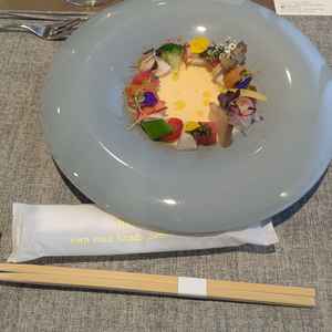 オマール海老、アワビ、キャビアの海の幸〜ゴールドラッシュのスープ仕立て〜