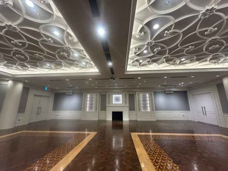 広い方の会場