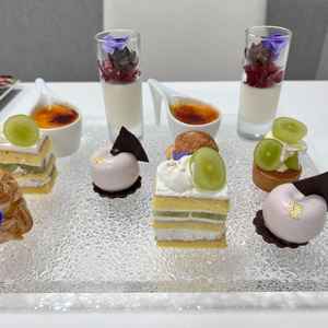 アフターヌーンティーのデザート。シェフこだわりのデザートを食べることができる。