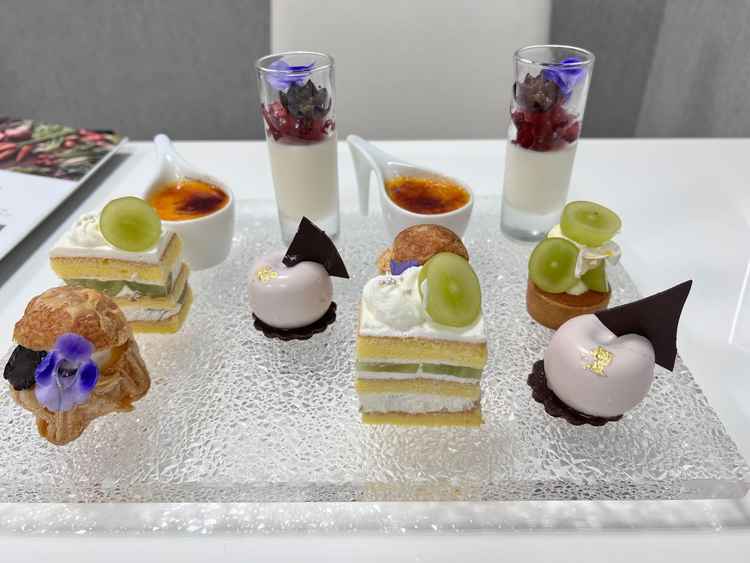 アフターヌーンティーのデザート。シェフこだわりのデザートを食べることができる。