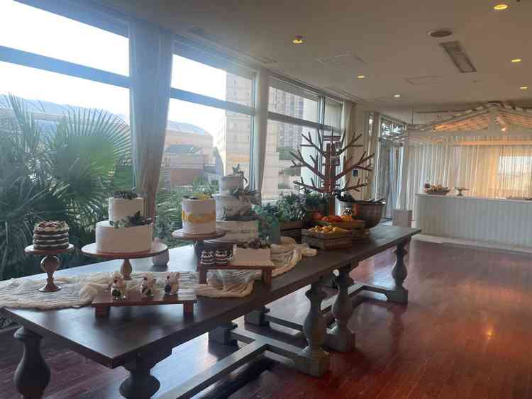 披露宴会場前の部分には、デザートのサンプルを置いていただいたので、当日のイメージもしっかりできました