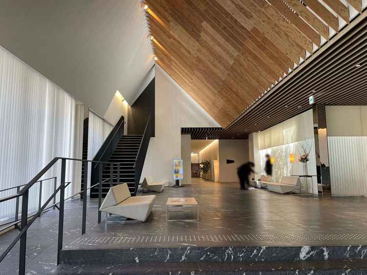 エントランス部分は圧巻です。とても開放感があります。