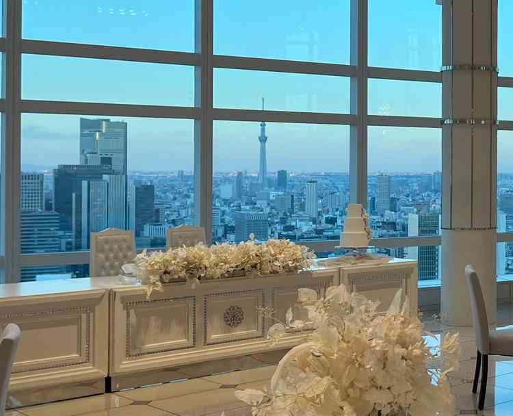 披露宴会場からの景色、スカイツリーの存在感が迫力がありました。