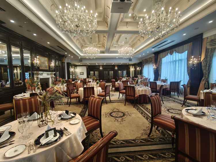 柔らかい雰囲気の会場。