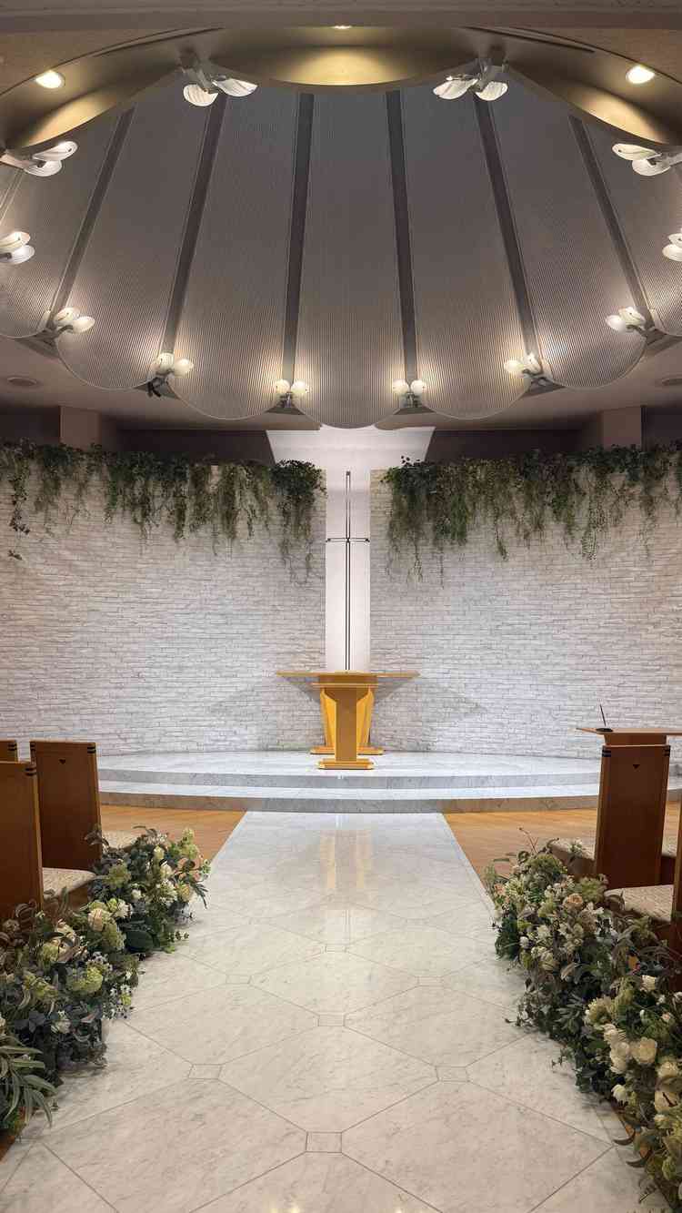 挙式会場。100名規模の結婚式を予定していたが、少し狭く、頑張っても80名ほどの着席で残念。