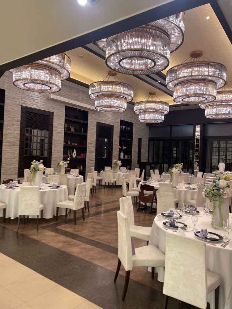 こちらの披露宴会場は白を基調としており、もう一方の会場と違った良さがありました。