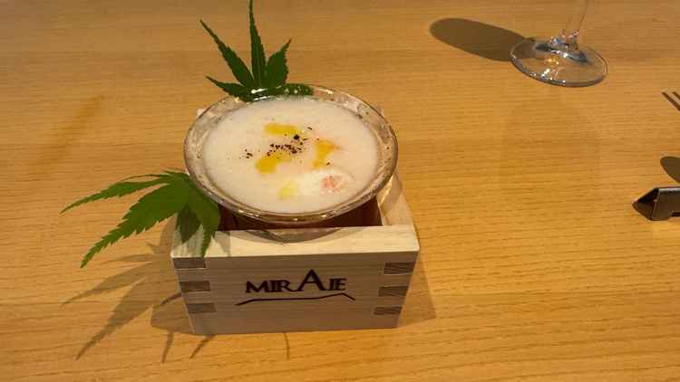 試食はかなりのボリュームがありました。これは桃のスムージーのようでとても美味しく食べやすかったです。