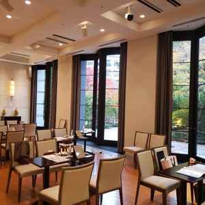 自然を感じられる会場（最大80人）