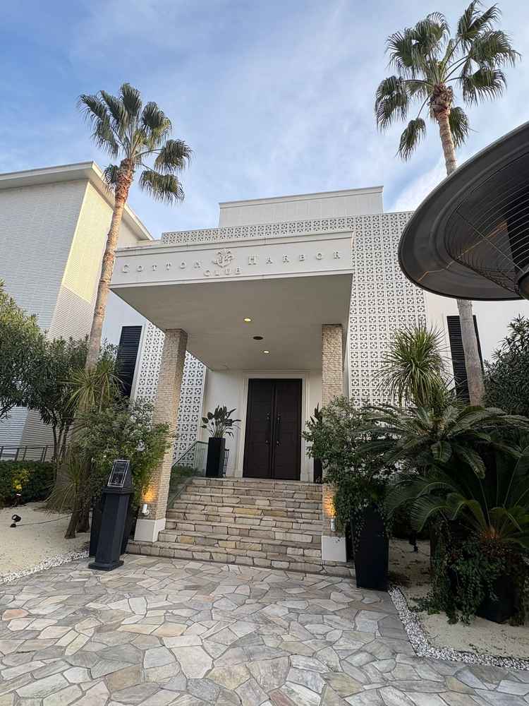 式場のエントランスの写真