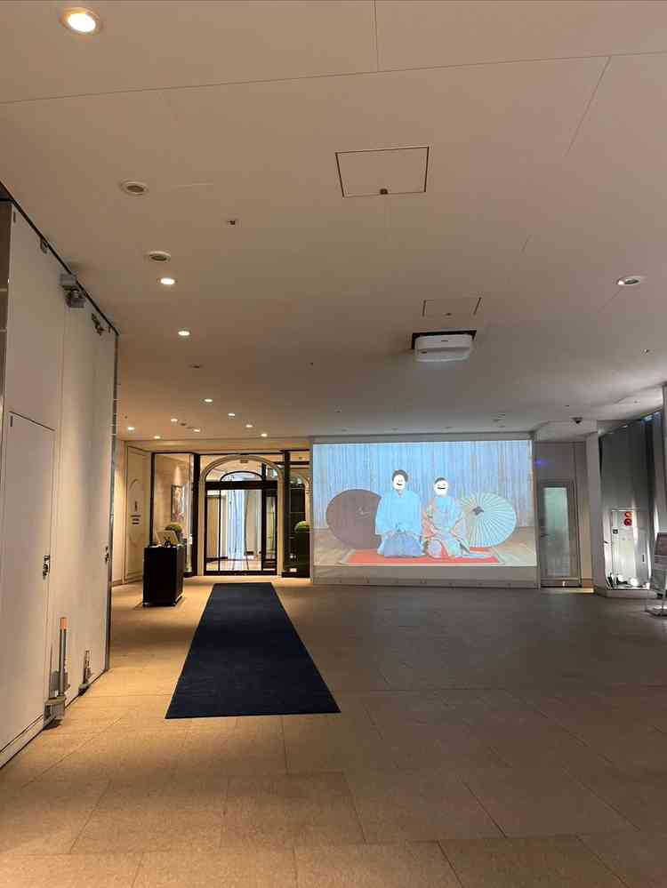 当日は入り口のスクリーンに自分たちの写真を載せれます。