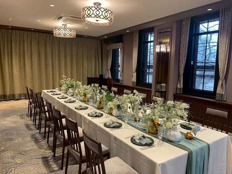 披露宴会場です。部屋からも大阪城が見えました。