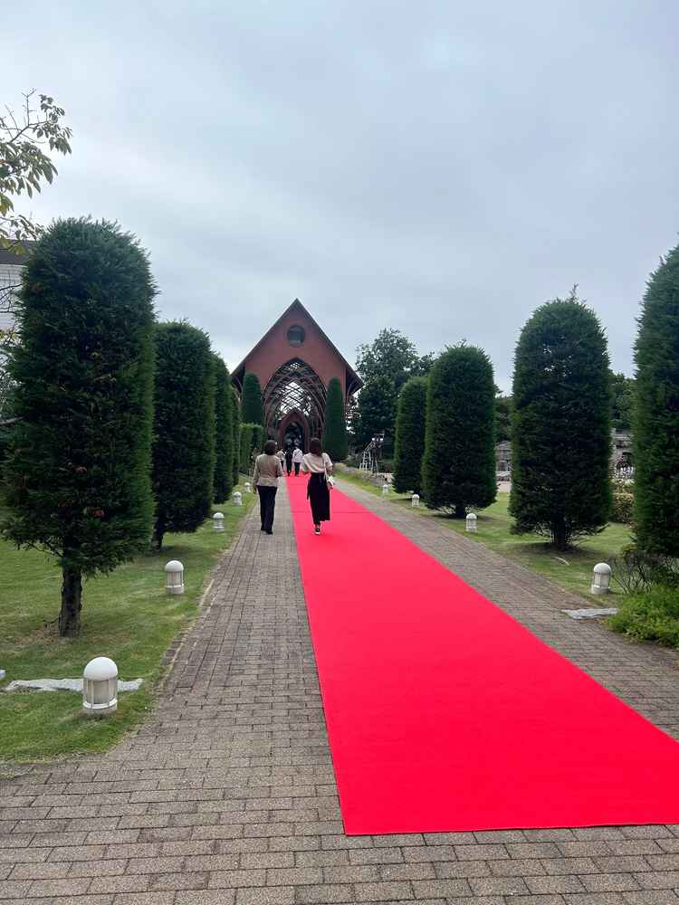 チャペルまでのバージンロード