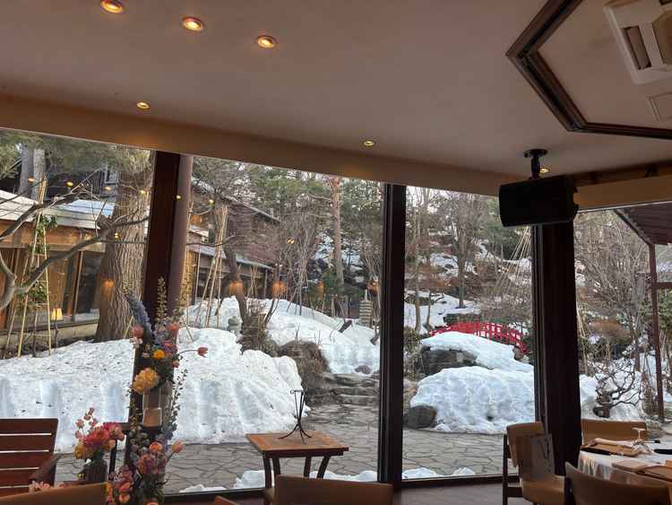 披露宴会場からみた景色。日本独自の良き文化を感じられます。