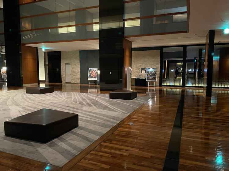 チャペルとレストランの間にある広場。ゲストはここで待つことができる。