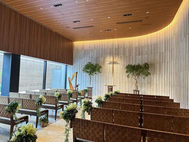 挙式場は光がよく入り落ち着いた雰囲気で良かったです。