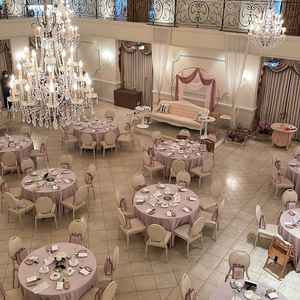 披露宴会場の雰囲気。とても可愛らしかった。特にプロジェクションマッピングがすごかった！