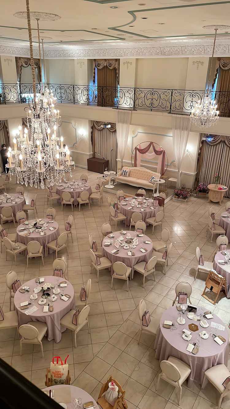 披露宴会場の雰囲気。とても可愛らしかった。特にプロジェクションマッピングがすごかった！