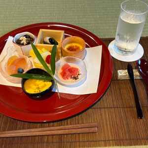 デザート盛り合わせ別アングル。試食