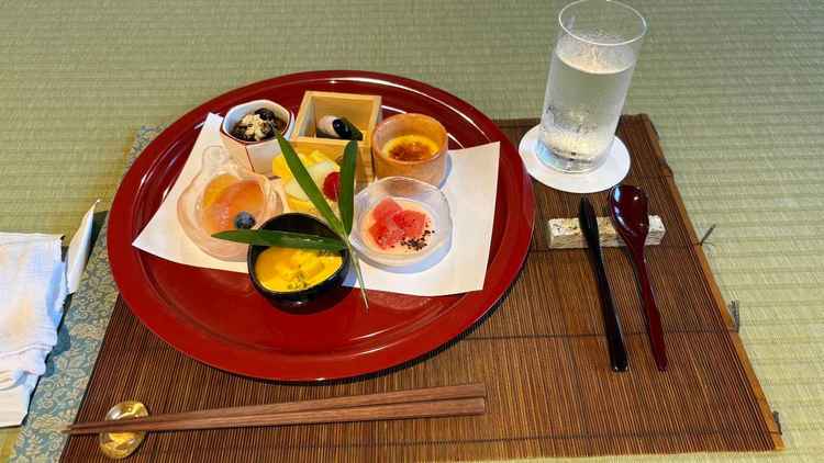 デザート盛り合わせ別アングル。試食