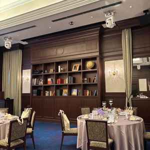 披露宴会場のインテリア