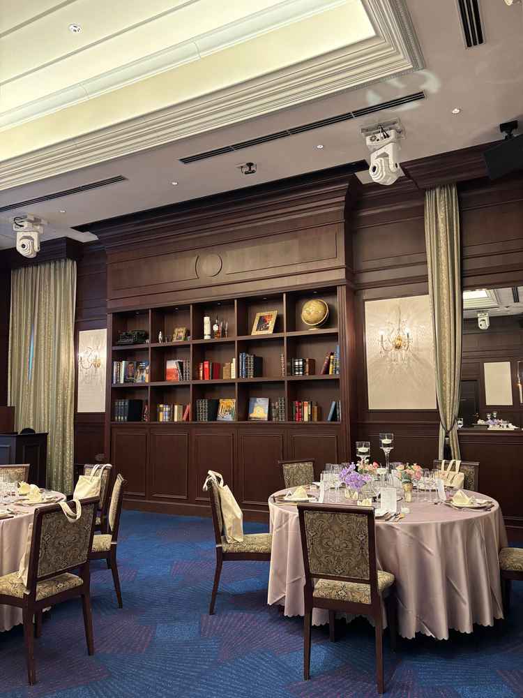 披露宴会場のインテリア