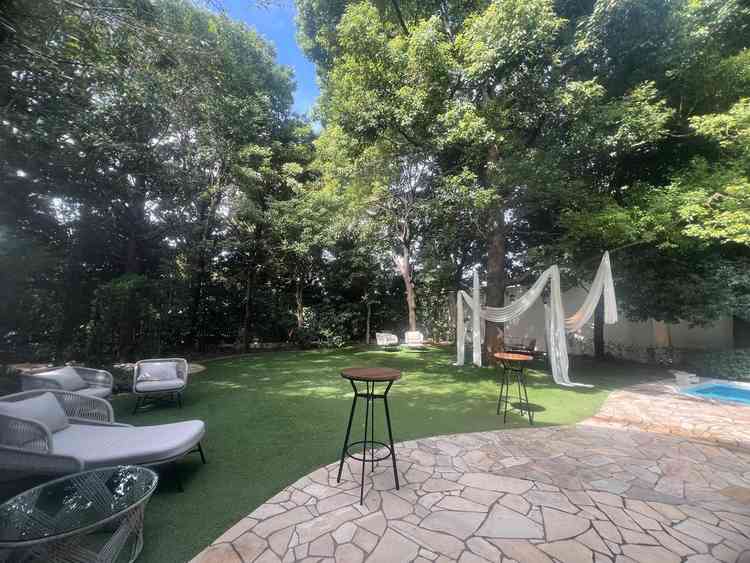 披露宴会場併設のガーデン。緑を感じる事ができるほか、自分達好みにアレンジ可能。