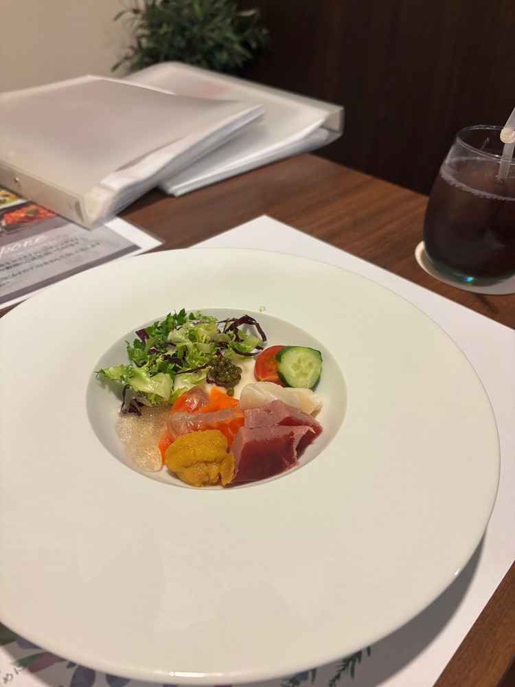 前菜。海鮮系が美味しかったです。