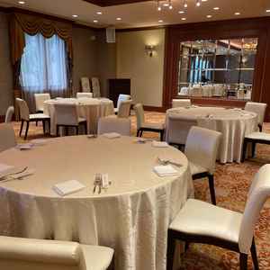 若宮八幡宮の会館内1