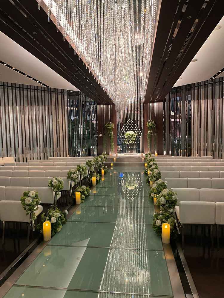 チャペル。テレビ塔が一望出来るのと、キラキラしていて下に反射してとても綺麗だった。