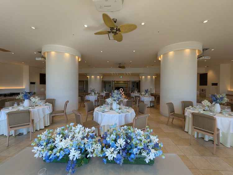 披露宴会場アクアベルの全体写真です。