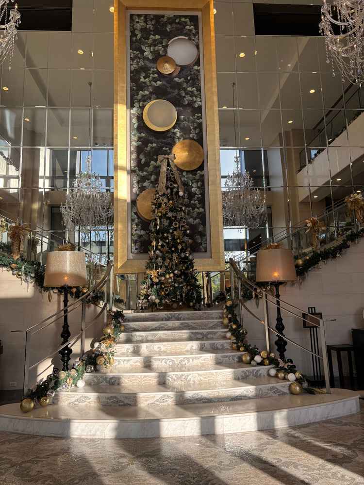 クリスマスに向けて装飾がされていました。入口を開けてくださって見えた景色です。