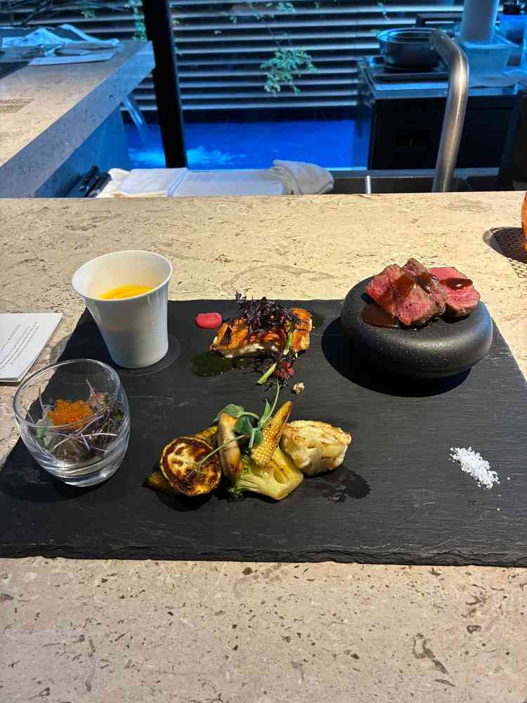 お料理。この他にデザートもあり。全てクオリティが高くとても美味しかった。