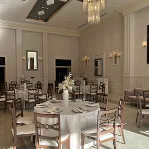 白色を基調とした綺麗な披露宴会場（ジャルダンヴェール）